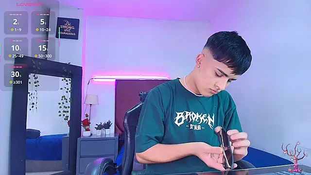 Lucass love online show from October 22, 2025, 4:28 pm