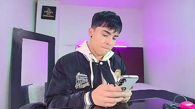 Lucass love online show from October 11, 2025, 1:12 pm