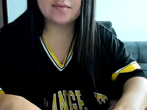 Snapshot of milla_moon_24 chatting on November 17, 2025, 12:47 am milla moon 24 online show from November 17, 2025, 12:47 am