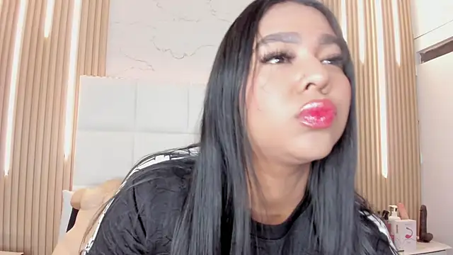 Snapshot of Meloddy_Parkerr_ chatting on April 18, 2026, 12:07 pm Meloddy Parkerr online show from April 18, 2026, 12:07 pm