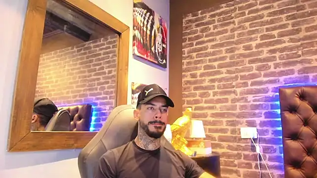 Snapshot of VinzenzRizzo chatting on October 16, 2025, 4:21 am VinzenzRizzo online show from October 16, 2025, 4:21 am