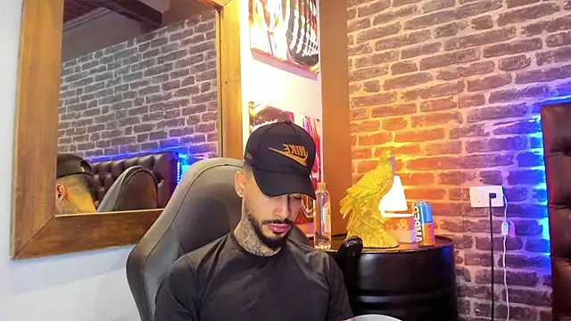 Snapshot of VinzenzRizzo chatting on November 19, 2025, 4:56 am VinzenzRizzo online show from November 19, 2025, 4:56 am