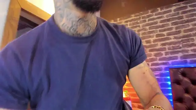 Snapshot of VinzenzRizzo chatting on November 20, 2025, 4:46 am VinzenzRizzo online show from November 20, 2025, 4:46 am