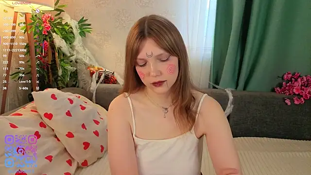 Snapshot of Lunabate chatting on October 31, 2025, 5:04 am Lunabate online show from October 31, 2025, 5:04 am