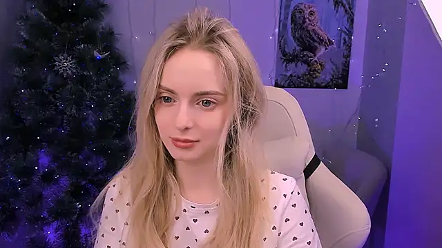 Snapshot of JuliaBrewwer chatting on January 14, 2026, 5:16 pm JuliaBrewwer online show from January 14, 2026, 5:16 pm