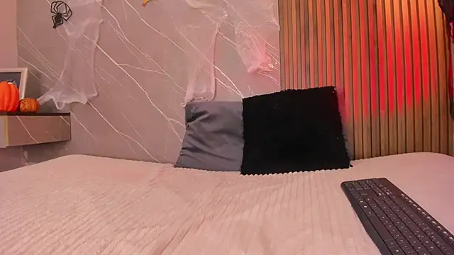 dulce fiore07 online show from October 30, 2025, 12:47 pm