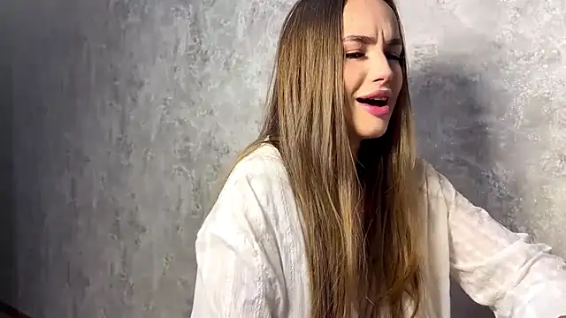 LushMira online show from November 11, 2025, 6:58 pm