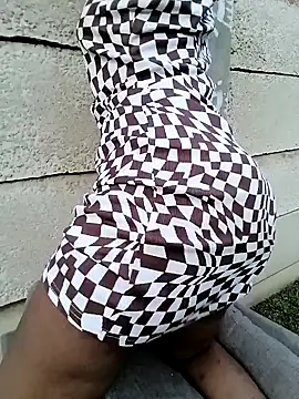 Snapshot of DojaBoootie chatting on December 15, 2025, 3:51 pm DojaBoootie online show from December 15, 2025, 3:51 pm