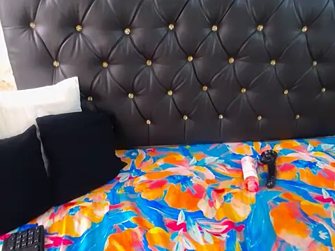 DojaBoootie online show from November 26, 2025, 5:18 am