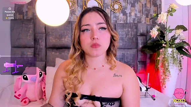 PatyLawrence online show from November 9, 2025, 4:27 am