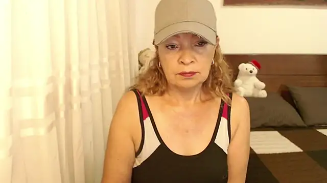 Snapshot of mariansweet_ chatting on November 25, 2025, 9:48 pm mariansweet online show from November 25, 2025, 9:48 pm