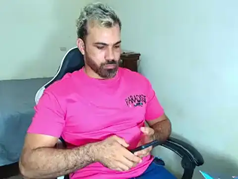 Snapshot of max_love255 chatting on February 10, 2026, 11:37 pm max love255 online show from February 10, 2026, 11:37 pm