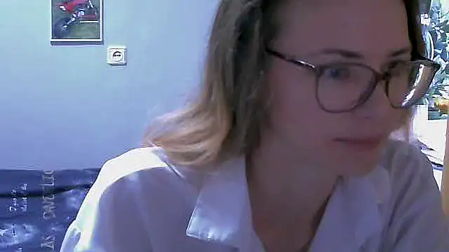 Snapshot of SEA_Dream chatting on November 12, 2025, 5:00 am SEA Dream online show from November 12, 2025, 5:00 am