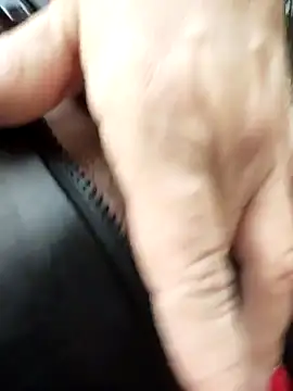 BigAssMom  online show from September 28, 2025, 2:24 pm