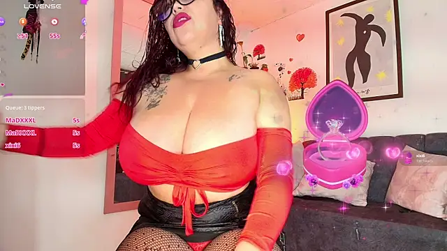 Snapshot of zully_jones chatting on November 21, 2025, 4:44 am zully jones online show from November 21, 2025, 4:44 am