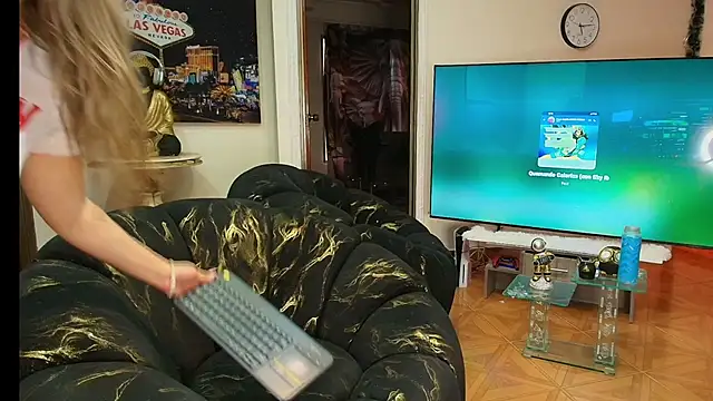 Sophie Janner online show from December 13, 2025, 10:05 pm