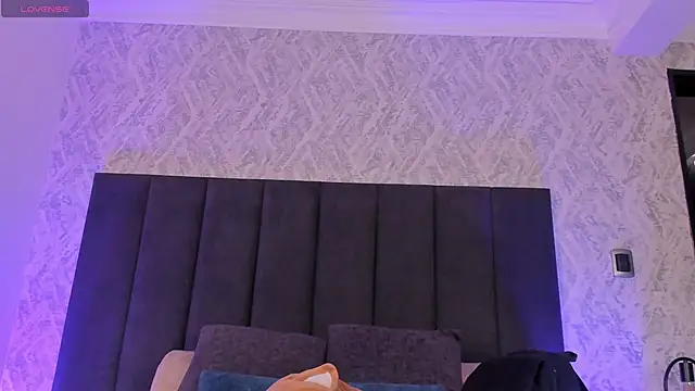 Snapshot of dana_hazze chatting on February 10, 2026, 8:19 pm dana hazze online show from February 10, 2026, 8:19 pm