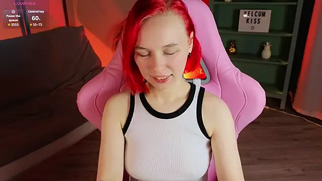 NaomiYoru online show from November 12, 2025, 9:18 pm