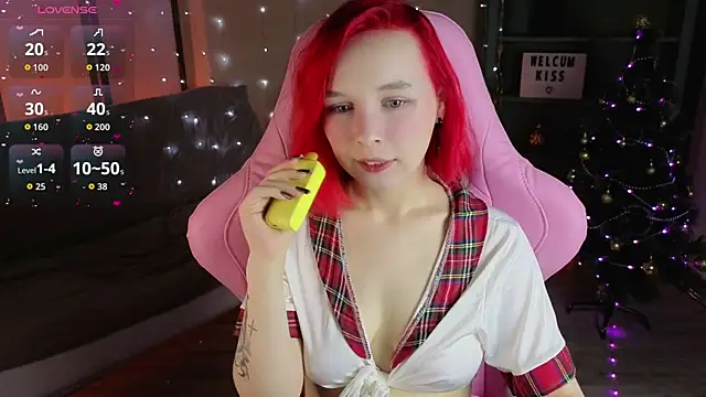 NaomiYoru online show from December 17, 2025, 8:25 pm