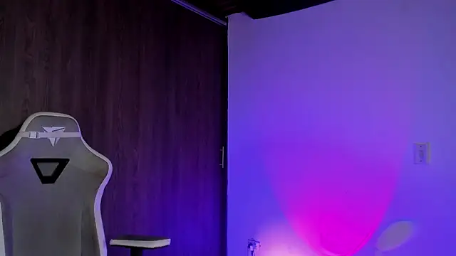 Snapshot of natevillage chatting on October 12, 2025, 1:12 pm natevillage online show from October 12, 2025, 1:12 pm