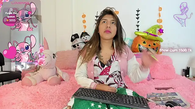 Ariana-Fernandez online show from October 12, 2025, 12:17 pm