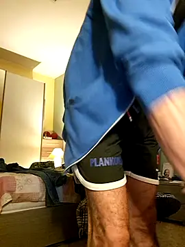 KalendaXL online show from November 1, 2025, 8:36 pm