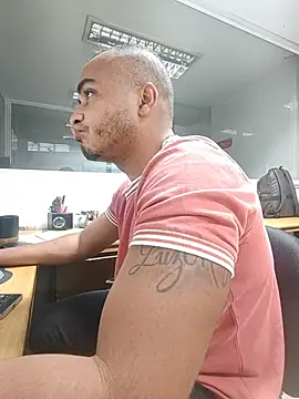 Snapshot of SanChacal5694 chatting on January 14, 2026, 10:35 pm SanChacal5694 online show from January 14, 2026, 10:35 pm