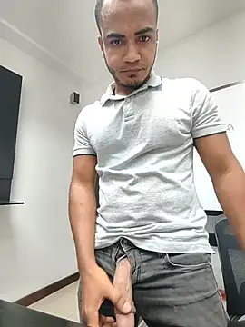 Snapshot of SanChacal5694 chatting on February 20, 2026, 10:33 pm SanChacal5694 online show from February 20, 2026, 10:33 pm