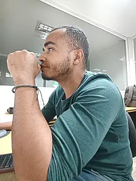 Snapshot of SanChacal5694 chatting on December 1, 2025, 10:21 pm SanChacal5694 online show from December 1, 2025, 10:21 pm