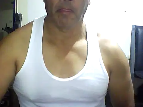 Snapshot of sexigym35 chatting on October 22, 2025, 2:33 am sexigym35 online show from October 22, 2025, 2:33 am