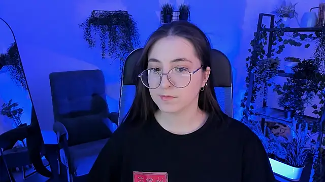 Snapshot of VirtuallVoyant chatting on March 31, 2026, 5:37 pm VirtuallVoyant online show from March 31, 2026, 5:37 pm