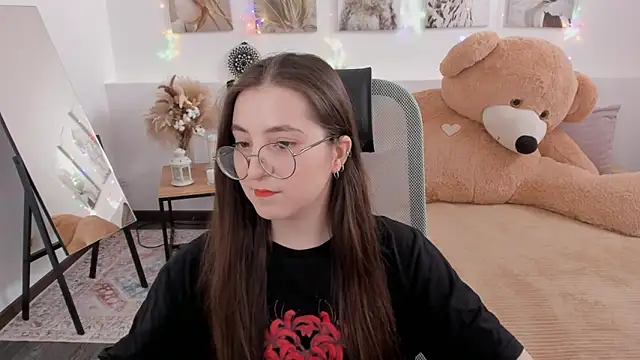 Snapshot of VirtuallVoyant chatting on March 27, 2026, 8:26 am VirtuallVoyant online show from March 27, 2026, 8:26 am