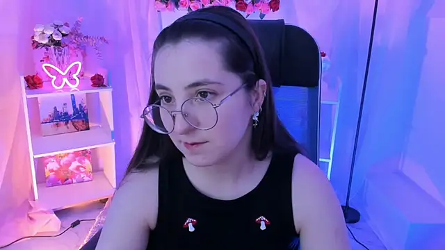 Snapshot of VirtuallVoyant chatting on October 21, 2025, 4:45 am VirtuallVoyant online show from October 21, 2025, 4:45 am