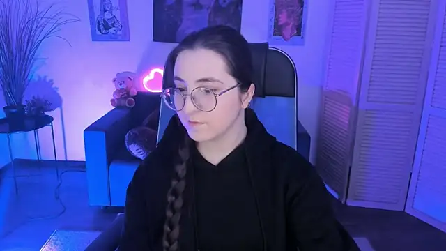 VirtuallVoyant online show from December 23, 2025, 4:23 am