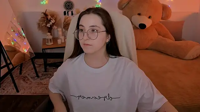 Snapshot of VirtuallVoyant chatting on March 28, 2026, 1:28 am VirtuallVoyant online show from March 28, 2026, 1:28 am