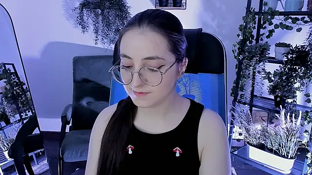 Snapshot of VirtuallVoyant chatting on April 14, 2026, 7:19 pm VirtuallVoyant online show from April 14, 2026, 7:19 pm