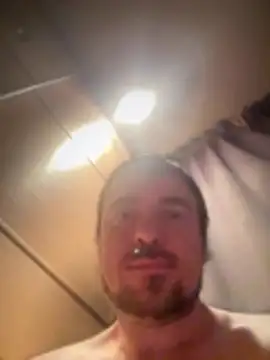 Snapshot of MaxxAsstEuff chatting on February 4, 2026, 12:27 am MaxxAsstEuff online show from February 4, 2026, 12:27 am