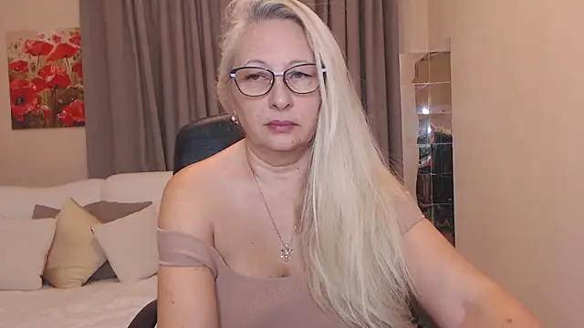 Snapshot of ValeriaSharm chatting on March 8, 2026, 3:43 am ValeriaSharm online show from March 8, 2026, 3:43 am