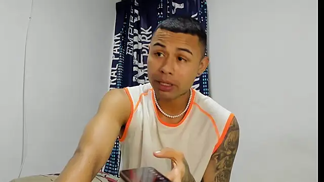  Logan Colton  online show from November 27, 2025, 9:15 pm