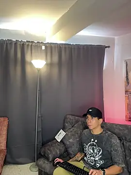 j deex online show from October 13, 2025, 3:35 pm