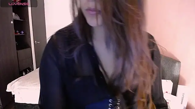 Mia 1120 online show from December 17, 2025, 7:19 pm