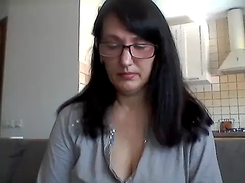 Snapshot of Elena48324 chatting on May 2, 2026, 10:31 am Elena48324 online show from May 2, 2026, 10:31 am