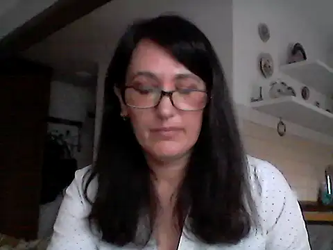 Snapshot of Elena48324 chatting on May 13, 2026, 5:20 pm Elena48324 online show from May 13, 2026, 5:20 pm