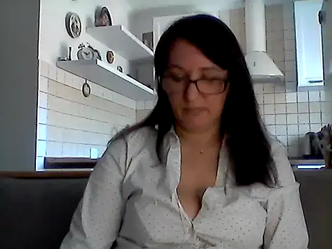 Snapshot of Elena48324 chatting on May 24, 2026, 10:48 am Elena48324 online show from May 24, 2026, 10:48 am