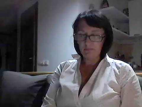 Snapshot of Elena48324 chatting on September 15, 2025, 5:57 pm Elena48324 online show from September 15, 2025, 5:57 pm
