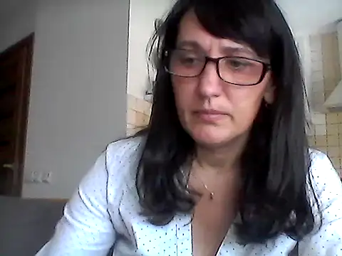Snapshot of Elena48324 chatting on June 14, 2026, 9:43 am Elena48324 online show from June 14, 2026, 9:43 am