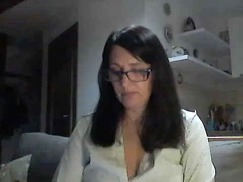 Snapshot of Elena48324 chatting on May 15, 2026, 6:17 pm Elena48324 online show from May 15, 2026, 6:17 pm