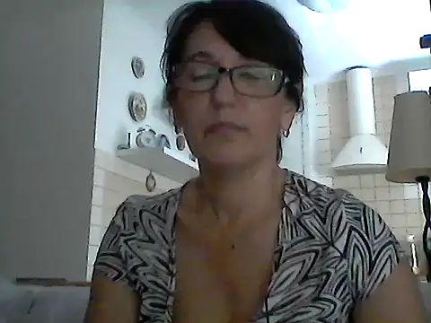 Snapshot of Elena48324 chatting on July 18, 2026, 2:14 pm Elena48324 online show from July 18, 2026, 2:14 pm