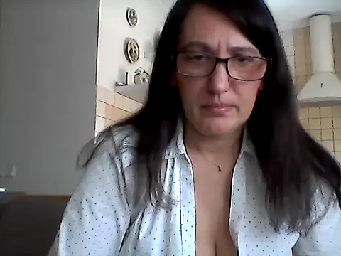 Snapshot of Elena48324 chatting on May 30, 2026, 10:21 am Elena48324 online show from May 30, 2026, 10:21 am