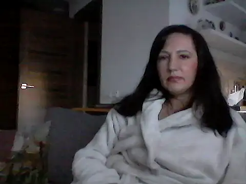 Snapshot of Elena48324 chatting on November 6, 2025, 6:17 am Elena48324 online show from November 6, 2025, 6:17 am
